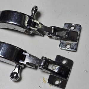 Original Jaguar E-Type Early Short Quarter Light Catches – BD21128 & BD20468