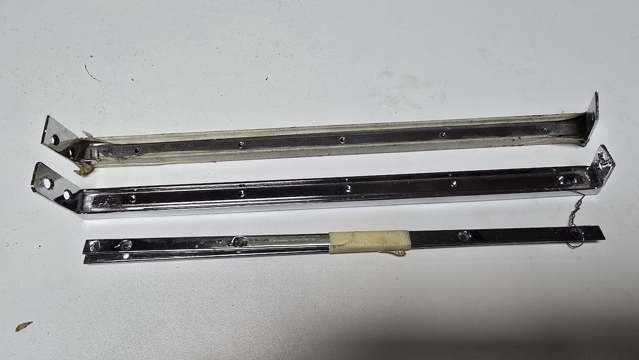 Jaguar E Type 1/4 light Hinge
