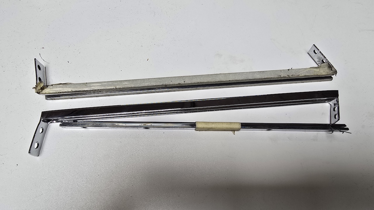 Jaguar E Type 1/4 light Hinge
