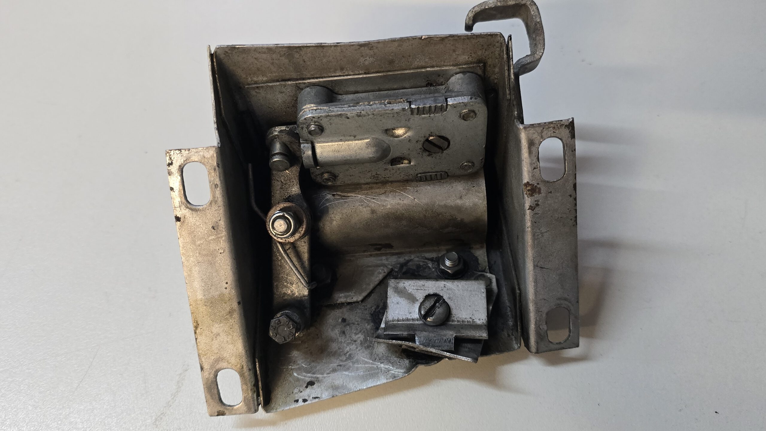 Jaguar E-Type FHC – Rare Original Complete Back Door Lock Assembly – BD27929 - Image 5