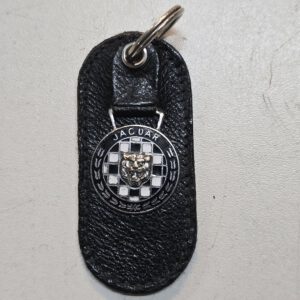 Rare Original Jaguar Growler Chequered Flag Key Fob – CUD rear side  > 1965