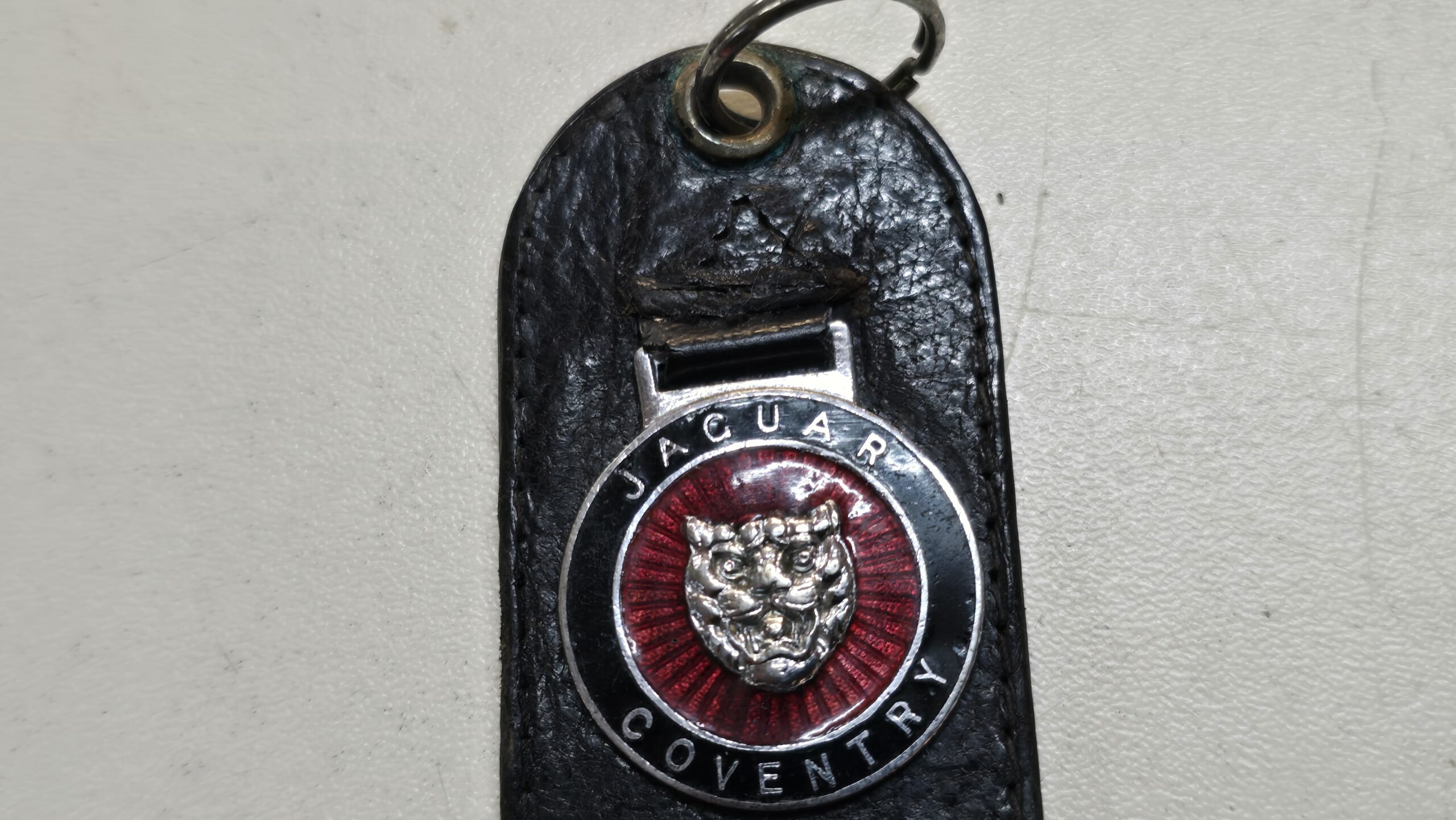 Rare Original Jaguar E-Type Growler Key Fob – Red Enamel – CVD Made in England - Image 2