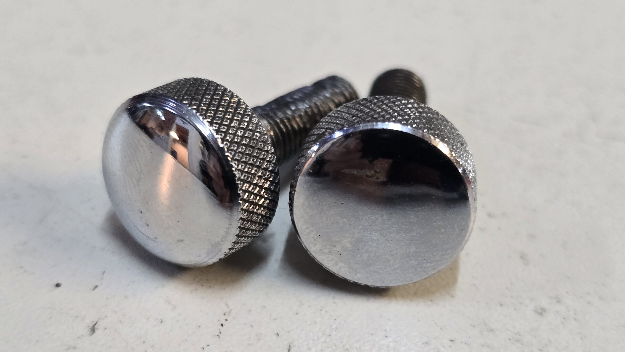 Jaguar E-Type – Genuine Original Chrome Knurled Thumb Screws – BD17589 for 3.8 - Image 8